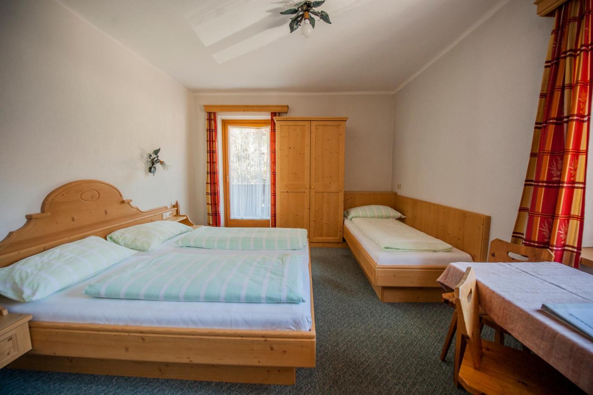 Gasthof Zur Post Hinterriss Room photo